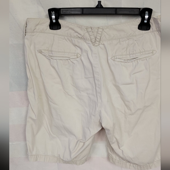 Dockers Mid-Rise Curvy 10 Shorts Khaki - Picture 6 of 11